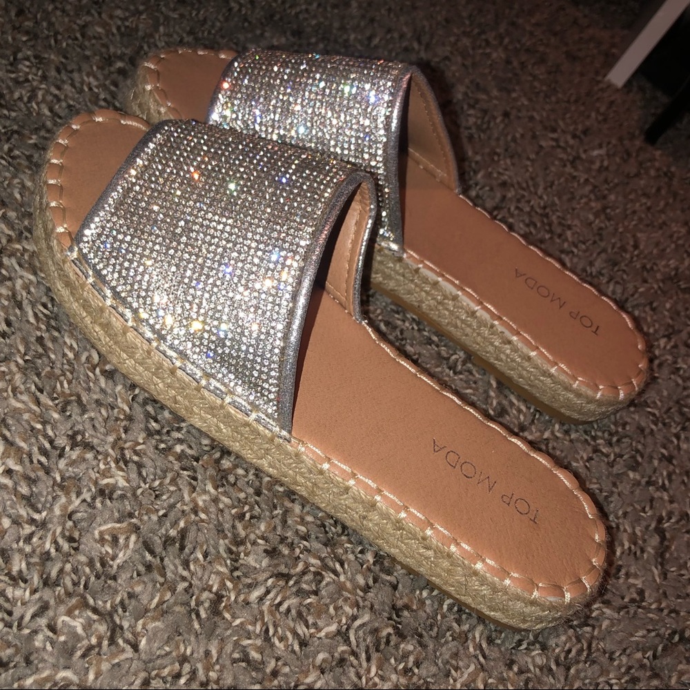 Sandals - Picture 3 of 4